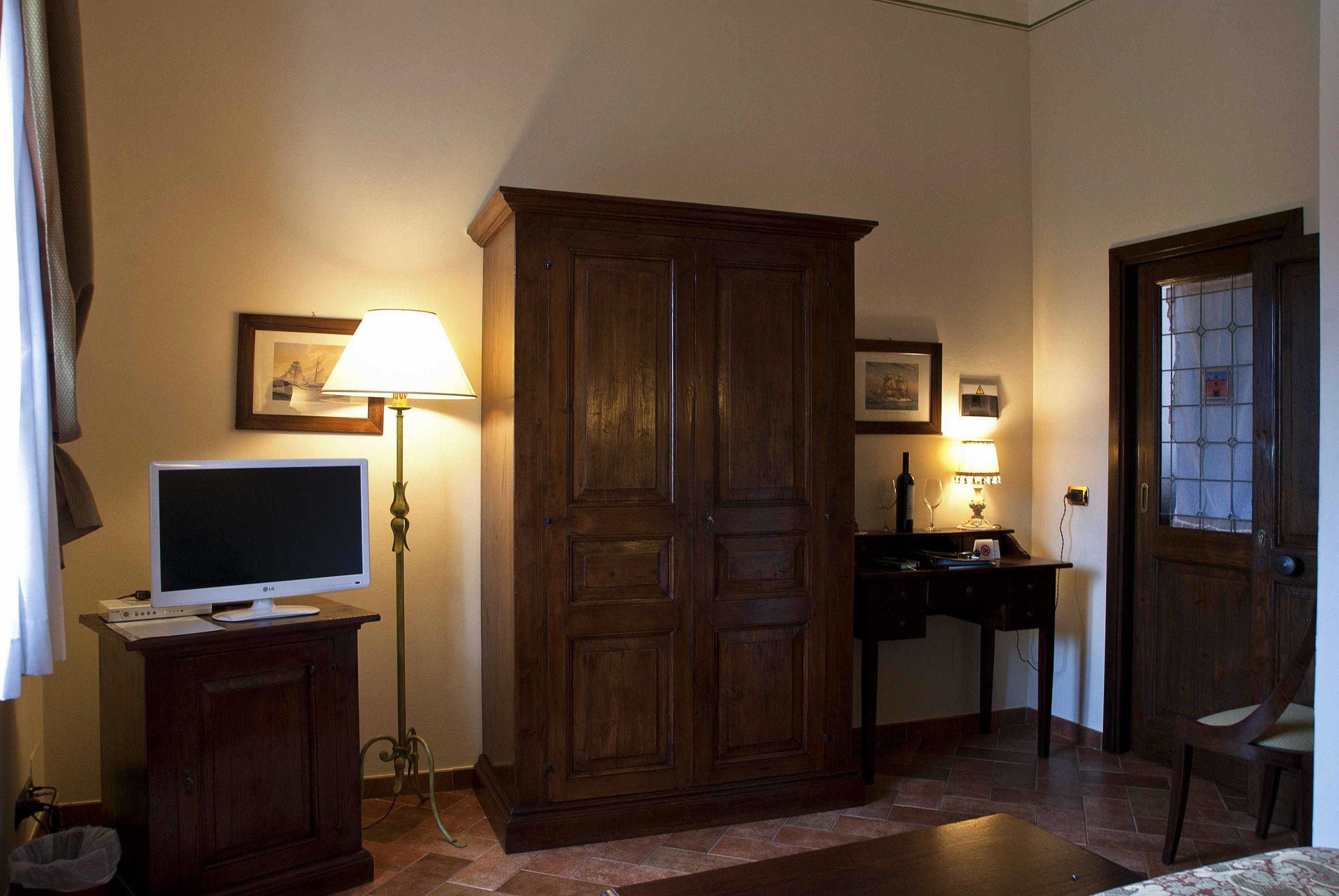 double room | 2 bedrooms, premium bedding, in-room safe, desk