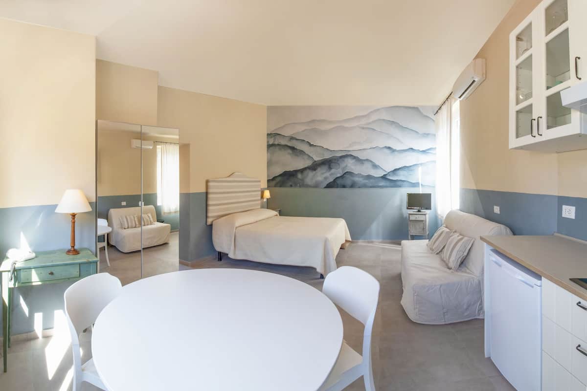 Classic Studio | Living area | TV