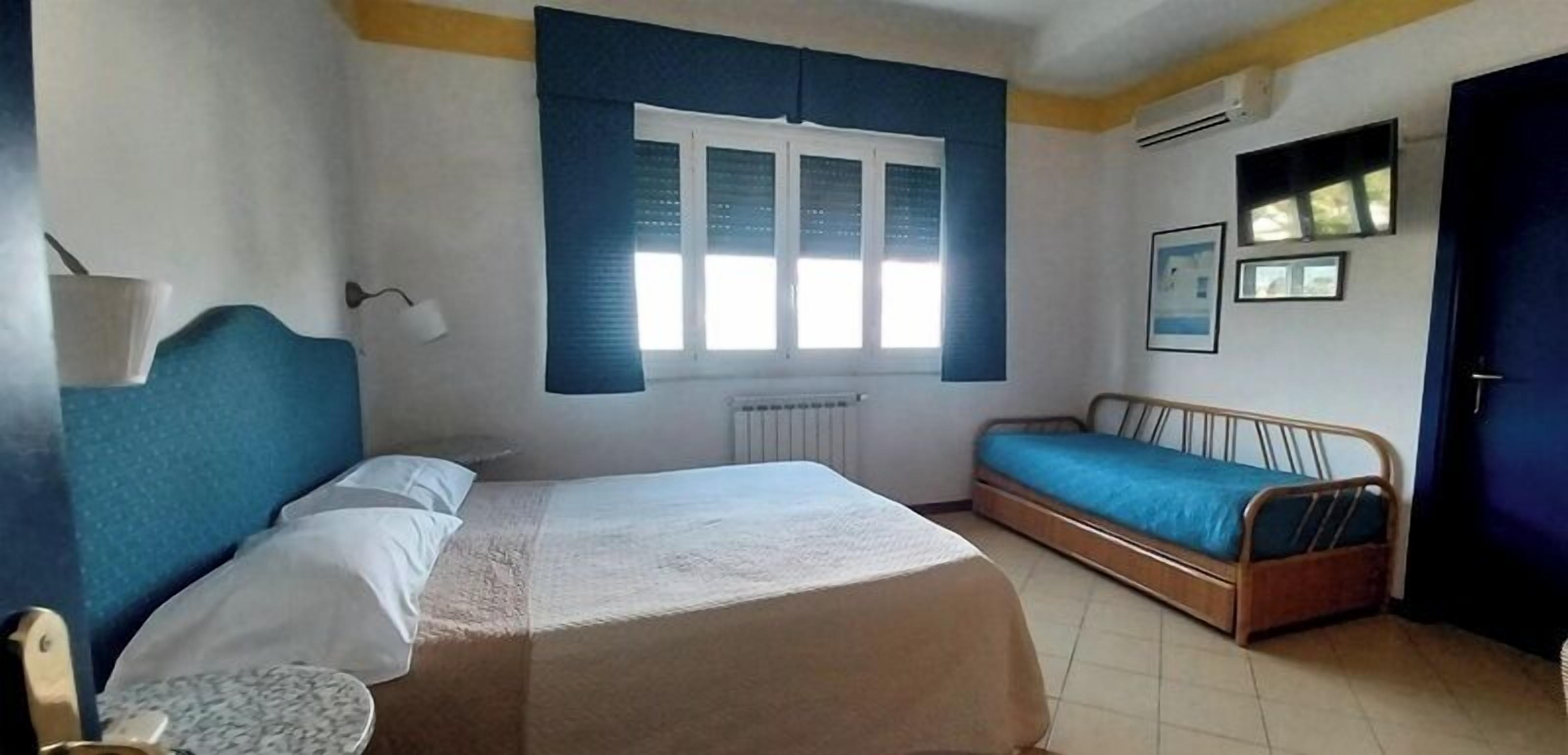 Cubrecamas, colchones con pillow-top y minibar 