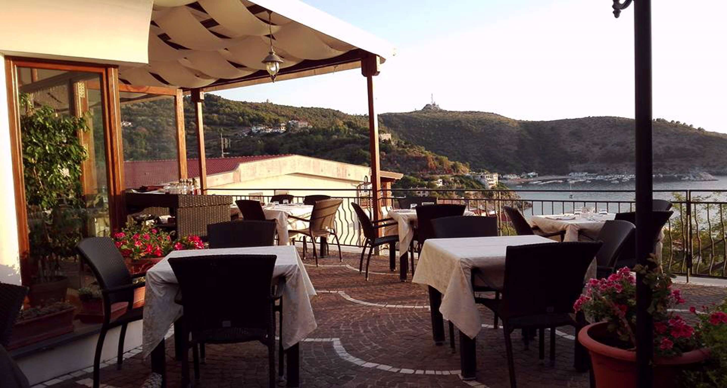 breakfast, lunch, dinner served; italian cuisine, al fresco dining