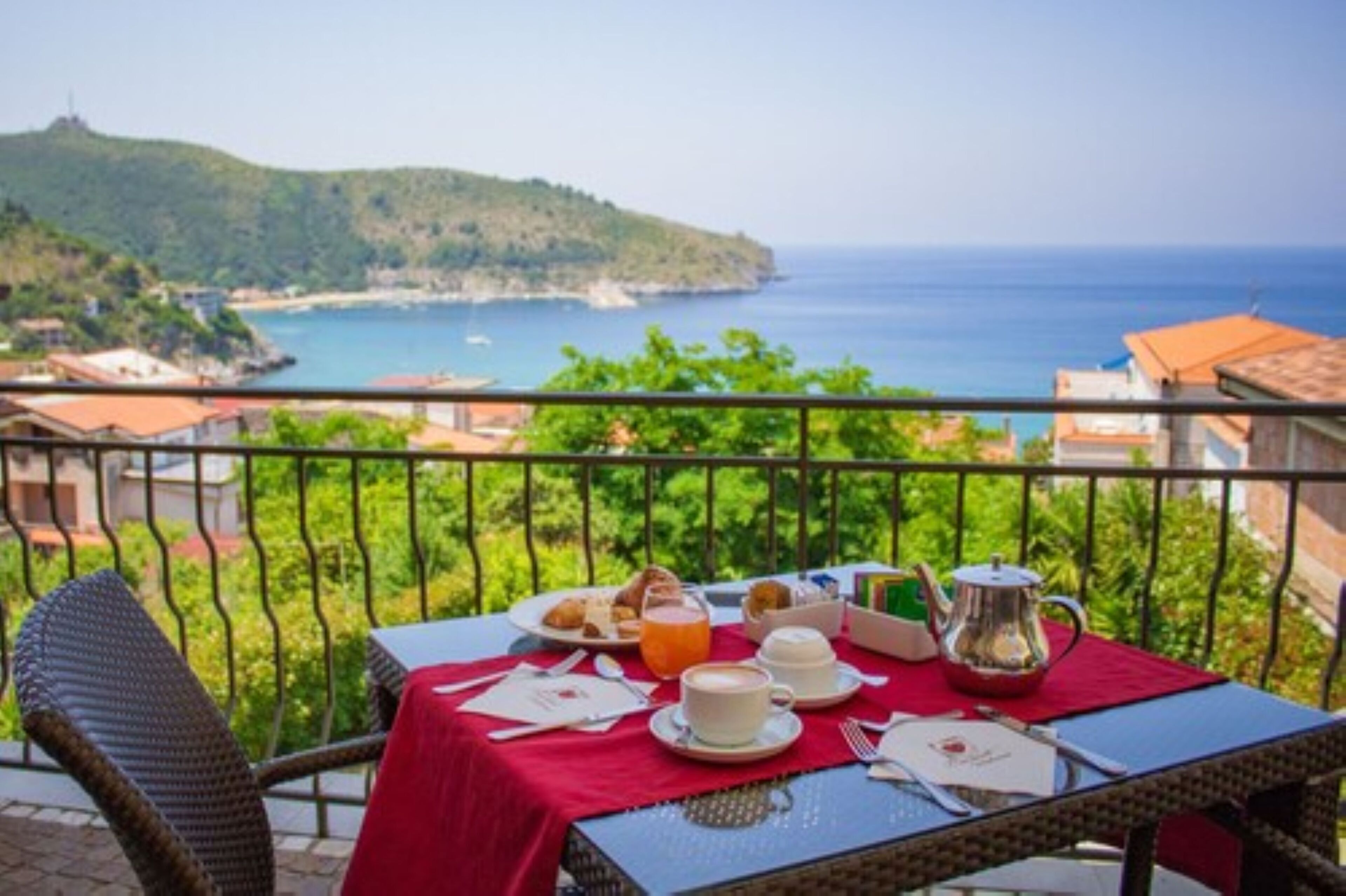 breakfast, lunch, dinner served; italian cuisine, al fresco dining