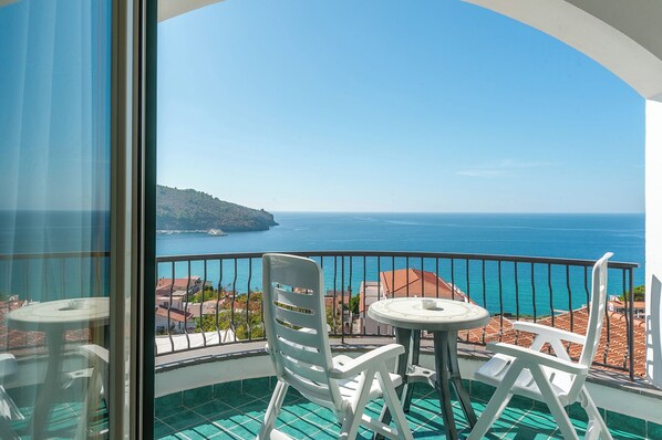 Family Room, Multiple Beds, Terrace, Sea View