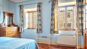 1 bedroom, minibar, in-room safe, free cots/infant beds