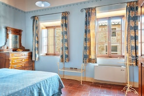 Appartement Deluxe | Minibar, coffre-fort, lit de bébé (gratuit), accès au Wi-Fi (inclus)