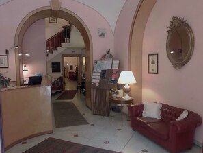 Interior entrance - Hotel Nuovo Rebecchino (Naples)
