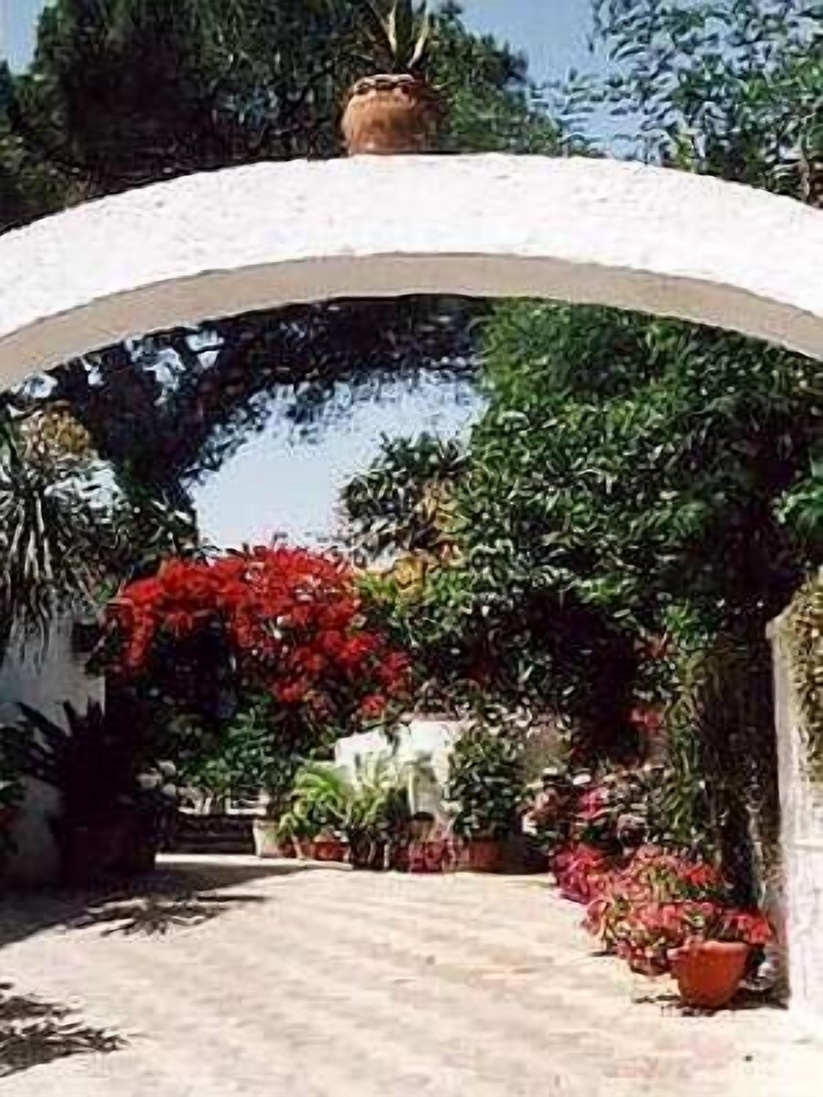 Pintu masuk properti