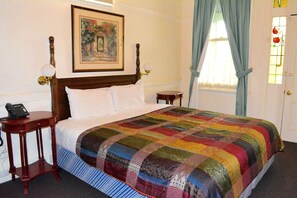 One Bedroom Cottage Apartment | In-room safe, desk, iron/ironing board, free WiFi - Magnolia Court Boutique Hotel Melbourne (East Melbourne)
