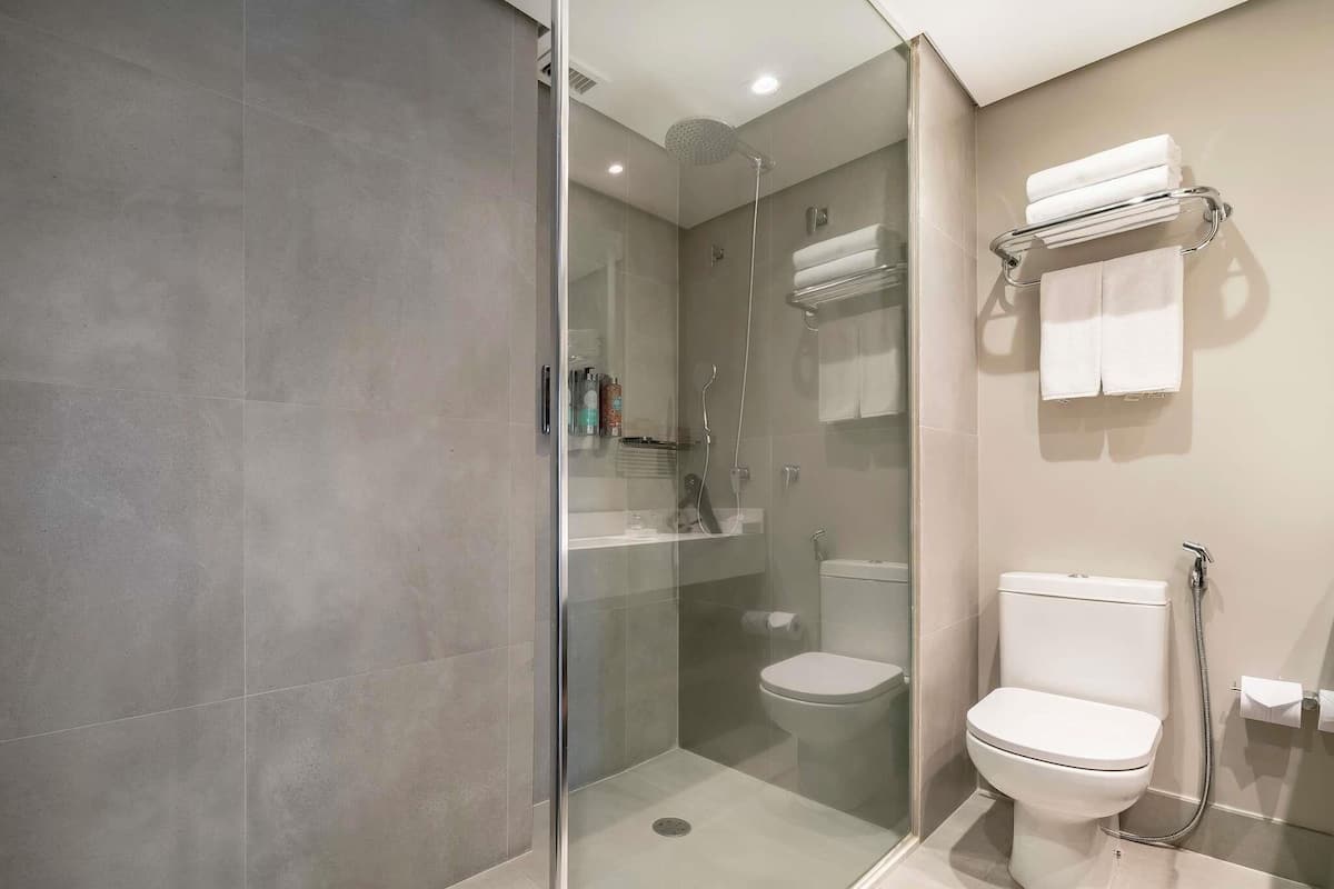 Chambre Deluxe avec lits jumeaux, balcon | Minibar, coffre-fort, bureau, rideaux dâobscurcissement