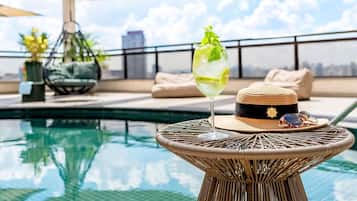 Outdoor pool, sun loungers