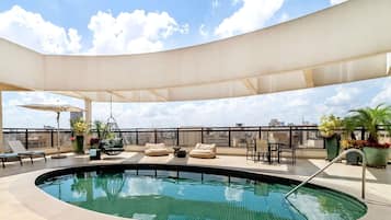 Outdoor pool, sun loungers