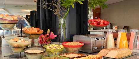 Frukostbuffé varje dag mot avgift