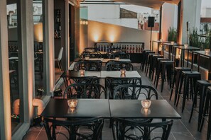 酒吧（店内）