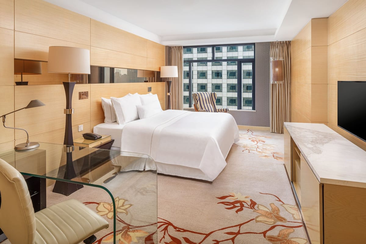 Room, 1 King Bed, Non Smoking, City View | 1 bedroom, down duvets, minibar, in-room safe