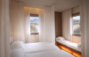 Deluxe Double Room, River View | 1 bedroom, minibar, in-room safe, desk