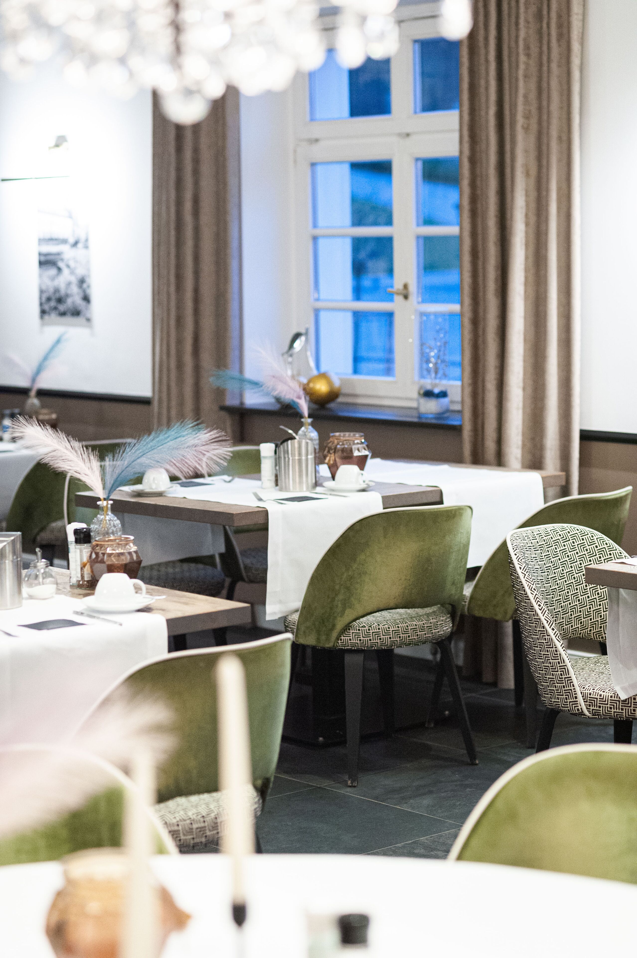 breakfast, lunch, dinner served; regional cuisine