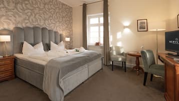 Comfort-Doppelzimmer | Hochwertige Bettwaren, Zimmersafe, Schreibtisch, kostenloses WLAN