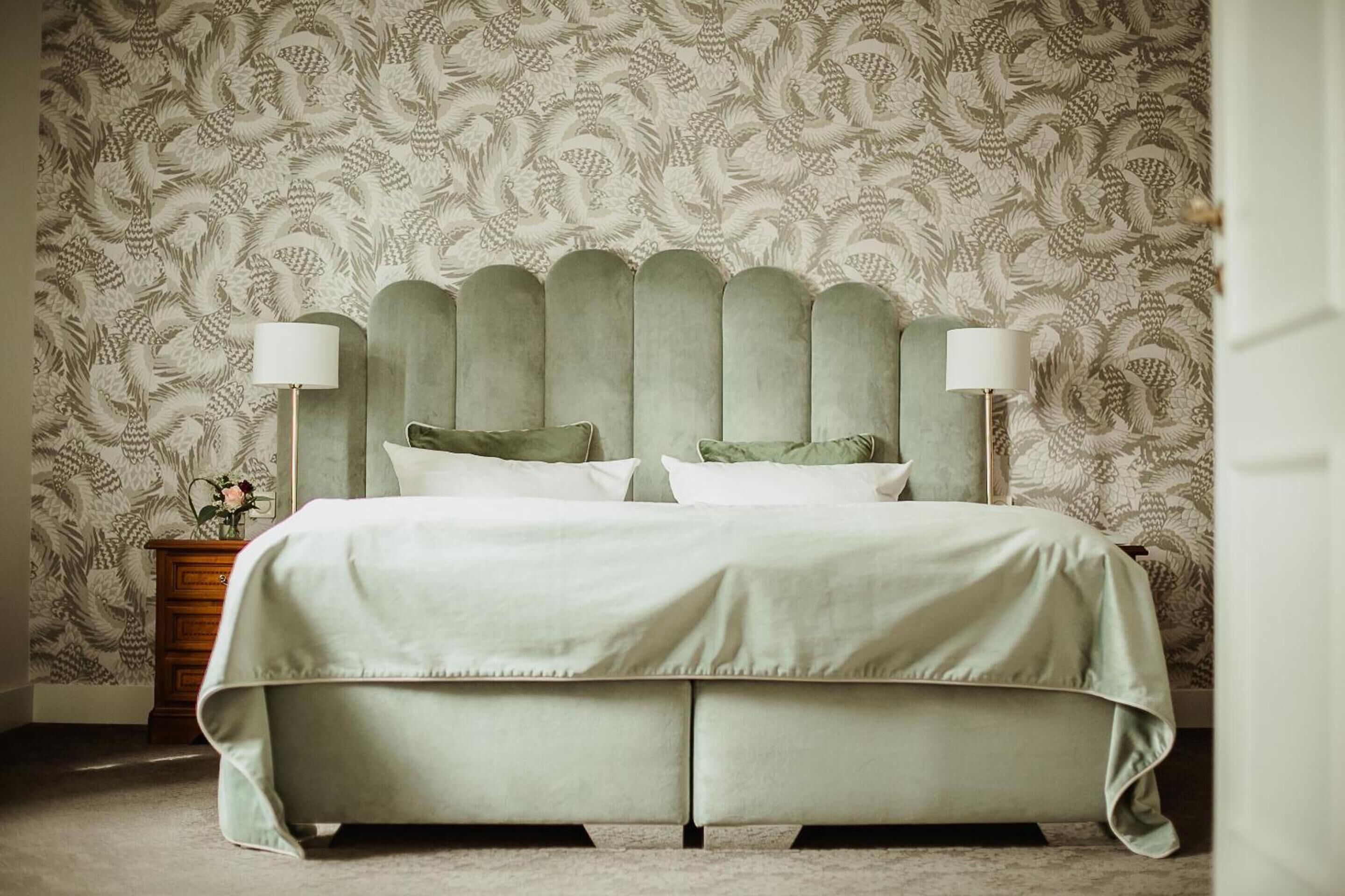 premium bedding, in-room safe, desk, free wifi