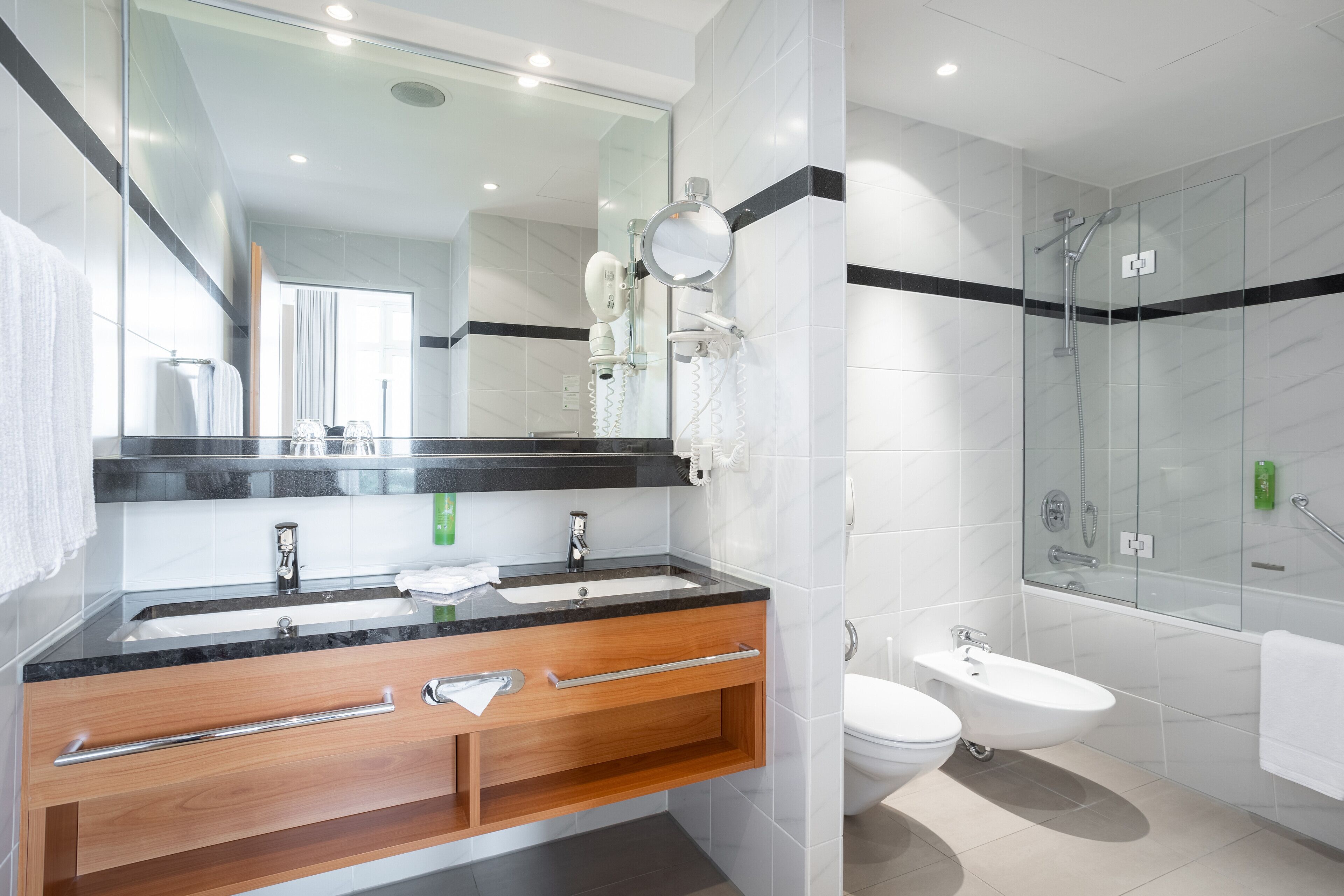 Photo - HI Hotel International Hamburg