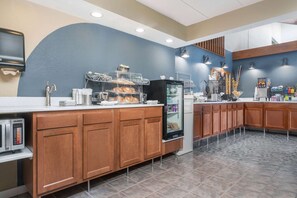 Free daily continental breakfast