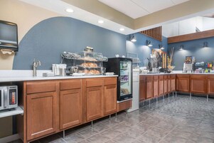 Desayuno continental incluido todos los días 