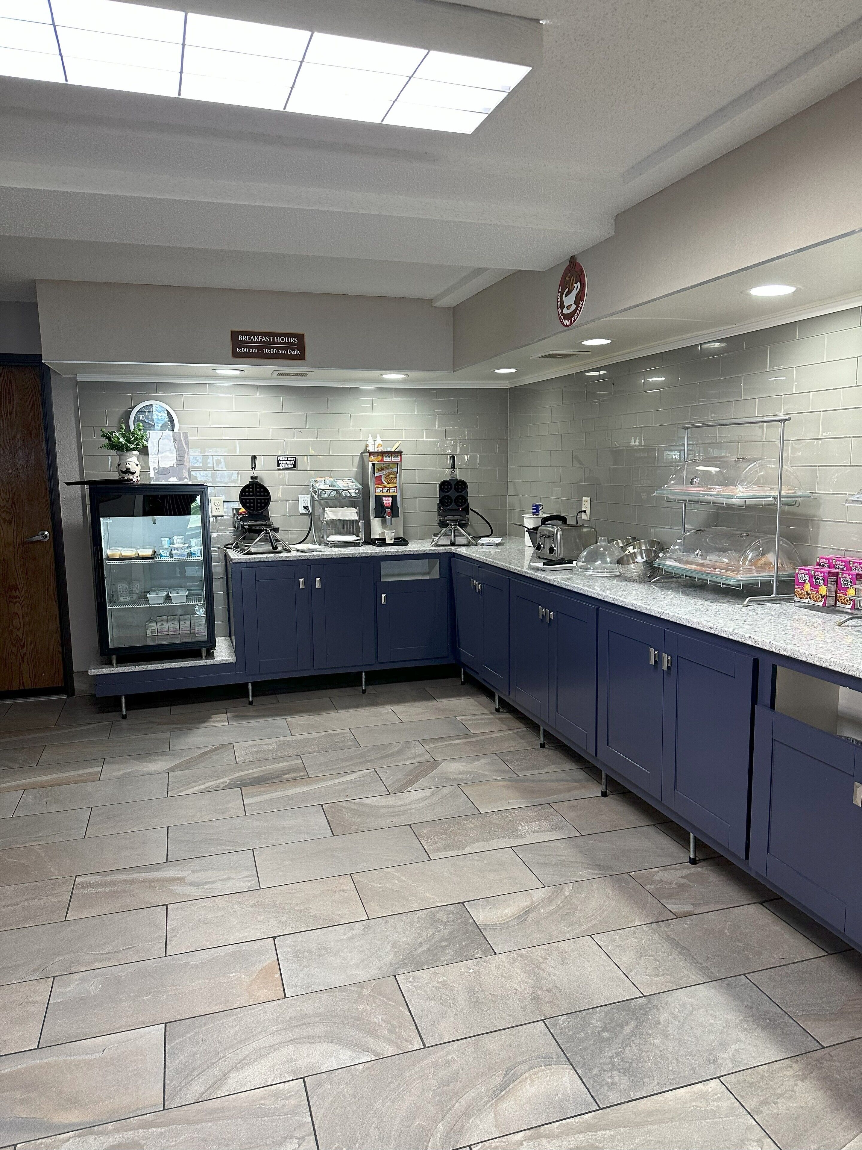 free daily full breakfast