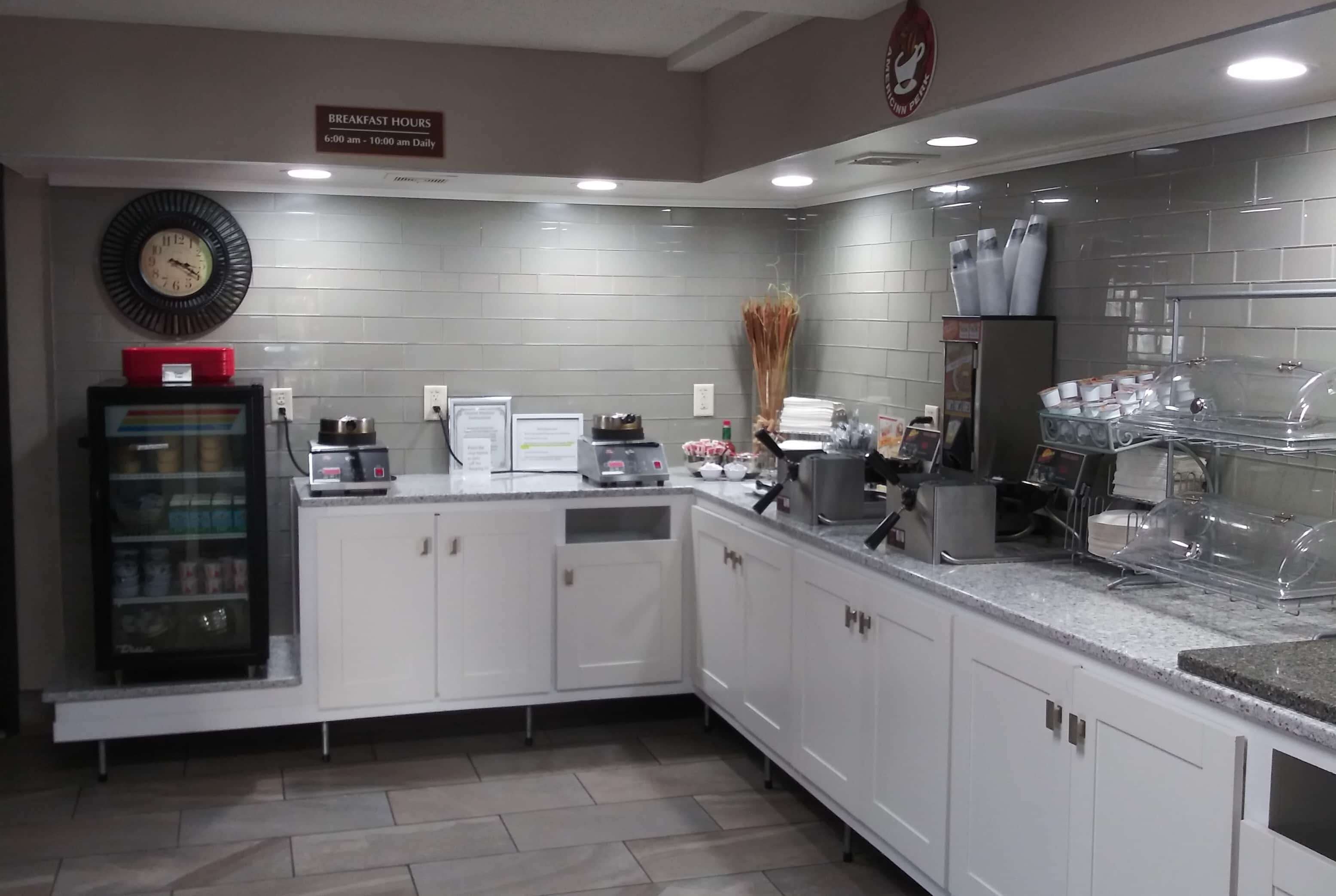 free daily full breakfast