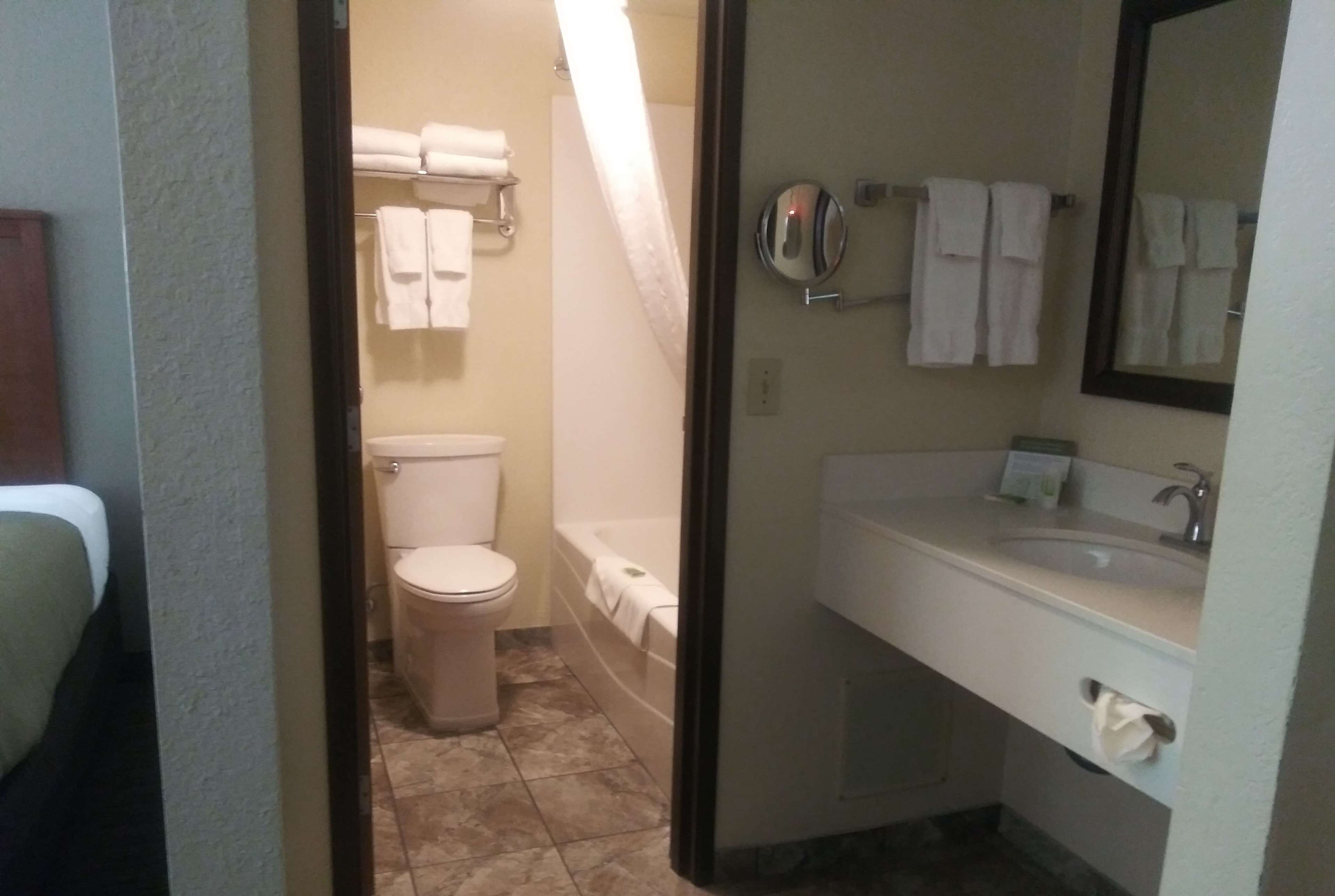 room, 2 double beds, accessible, non smoking | bathroom | combined shower/bathtub, free toiletries, hair dryer, towels