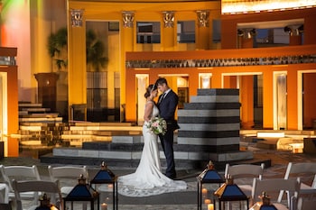 Outdoor wedding area at Loews New Orleans Hotel