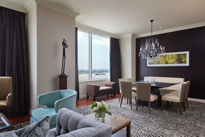 Frette Italian sheets, premium bedding, down duvets, pillow-top beds - Loews New Orleans Hotel (New Orleans)