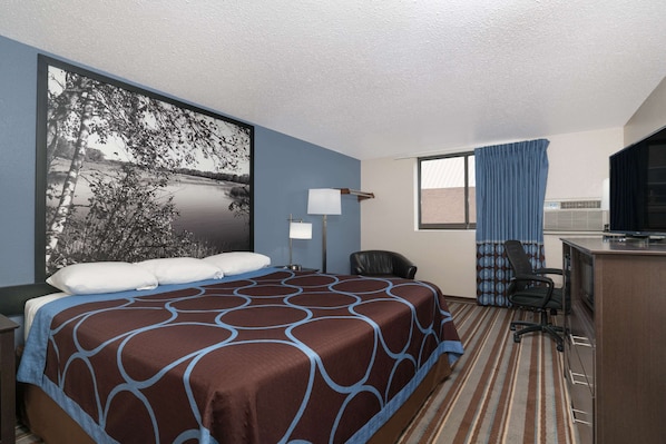 Standard Room, 1 King Bed | Desk, free cots/infant beds, free WiFi, bed sheets