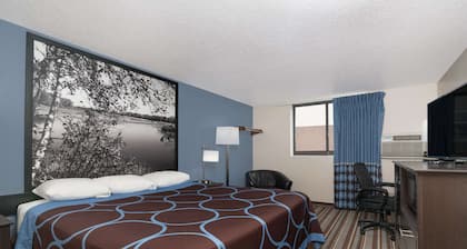 Super 8 by Wyndham Willmar