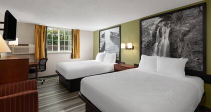 Super 8 by Wyndham Winona MN