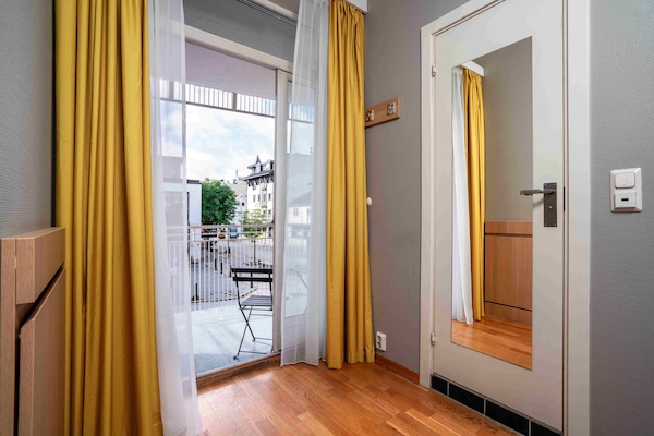 Business Room, Non Smoking | Balcony