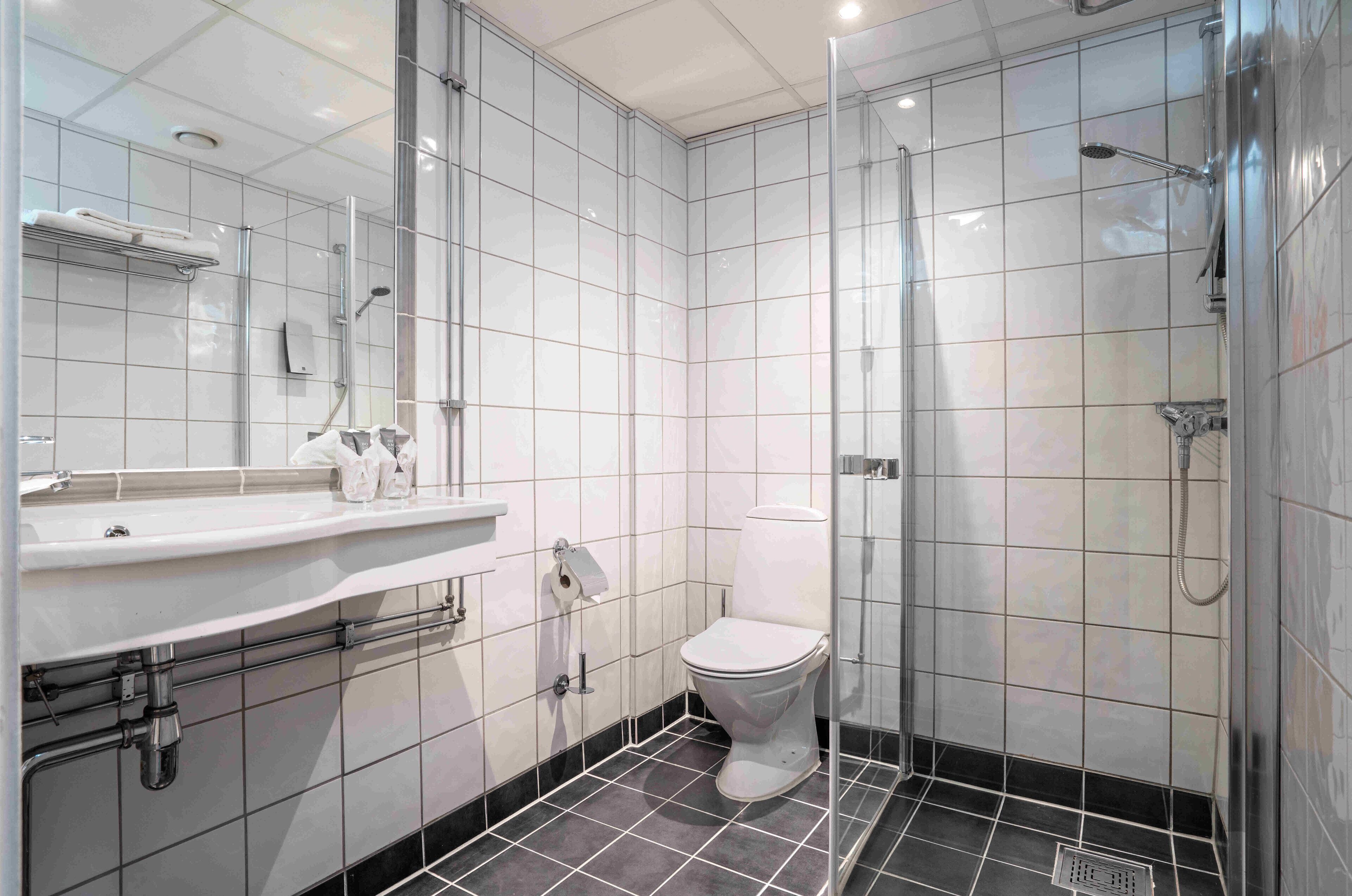 pillow-top beds, minibar, in-room safe, desk