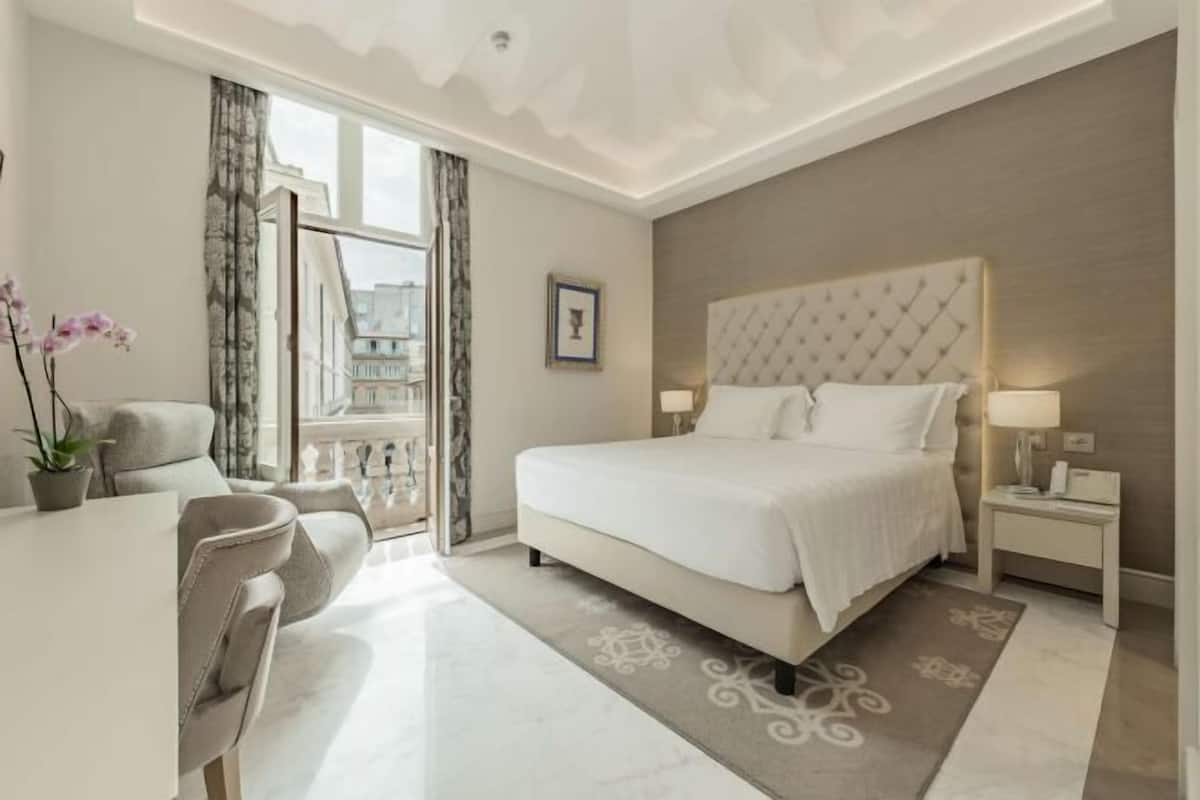 1 bedroom, hypo-allergenic bedding, pillow-top beds, minibar