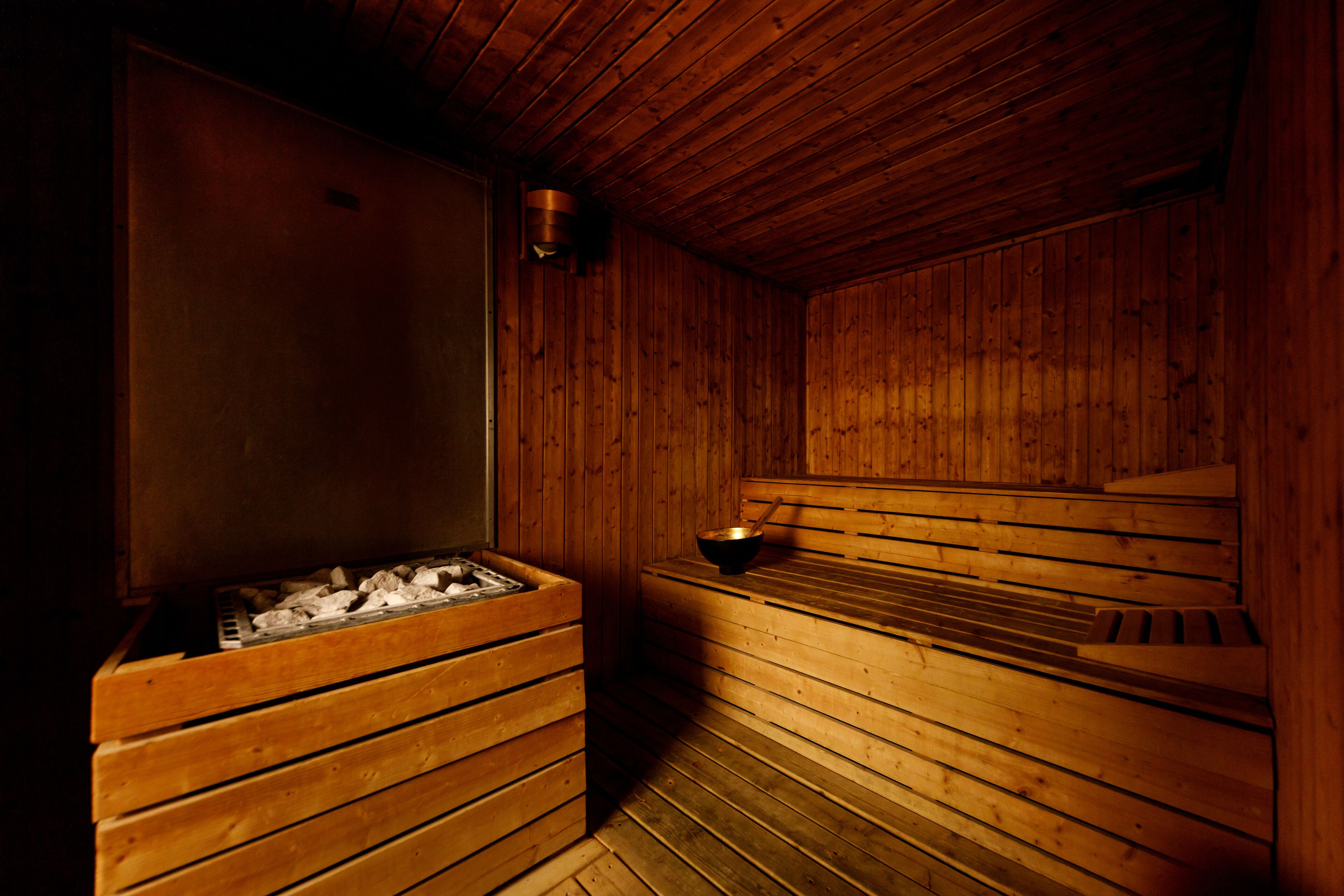 couples treatment room(s), sauna, hot tub, steam room