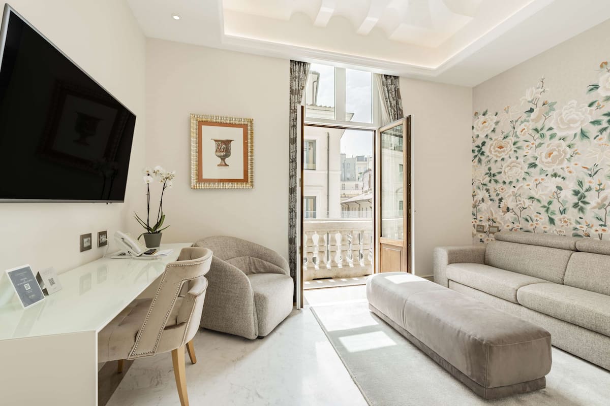 Suite, 1 King Bed (Aleph) | 1 bedroom, hypo-allergenic bedding, pillow-top beds, minibar