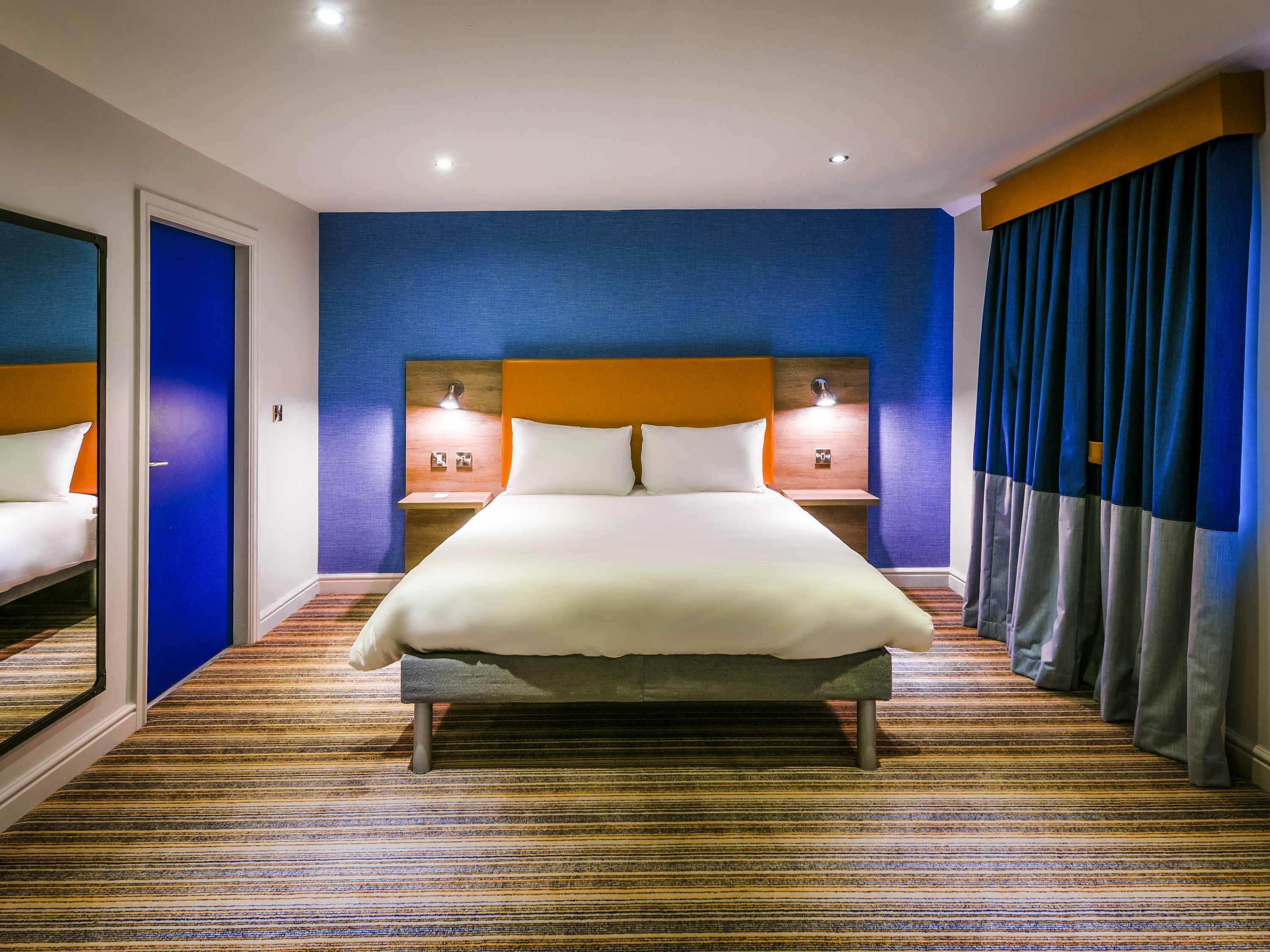 Habitación, 1 cama doble | Escritorio, wifi gratis, ropa de cama