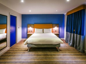 Habitación, 1 cama doble | Escritorio, wifi gratis, ropa de cama