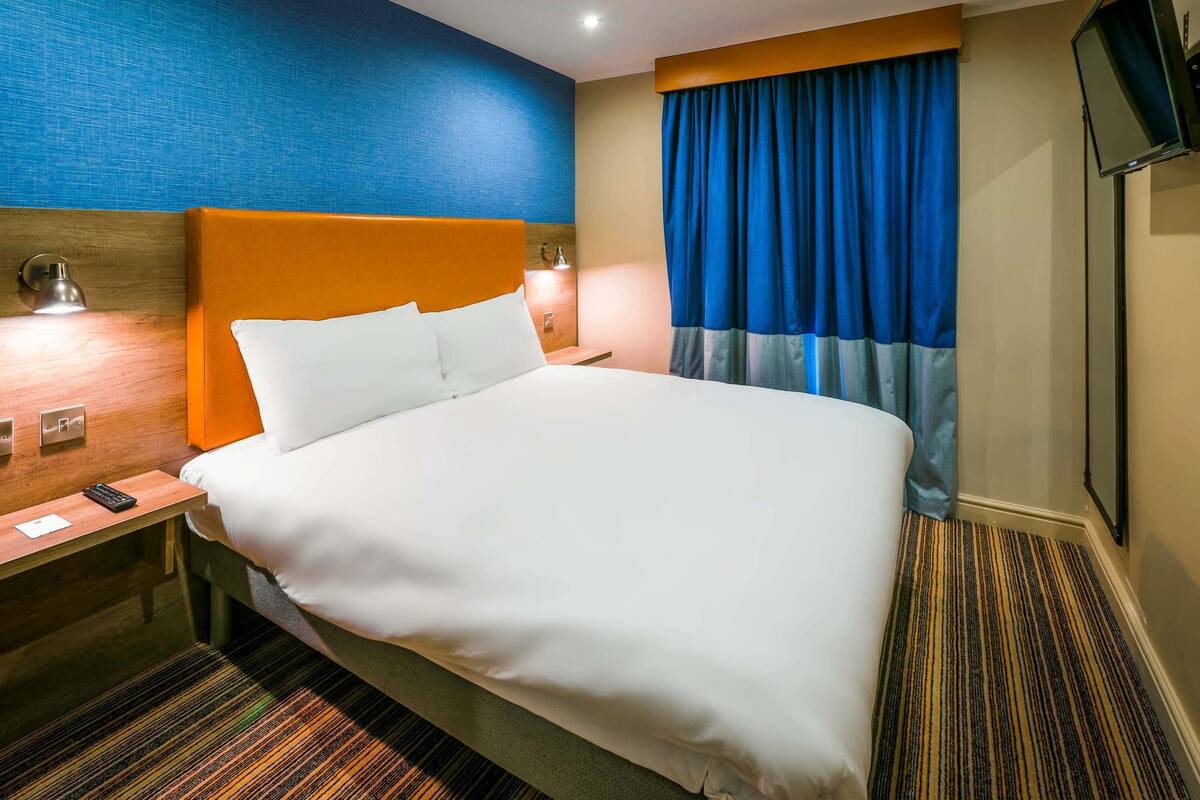 Room, 1 Double Bed | Desk, free WiFi, bed sheets