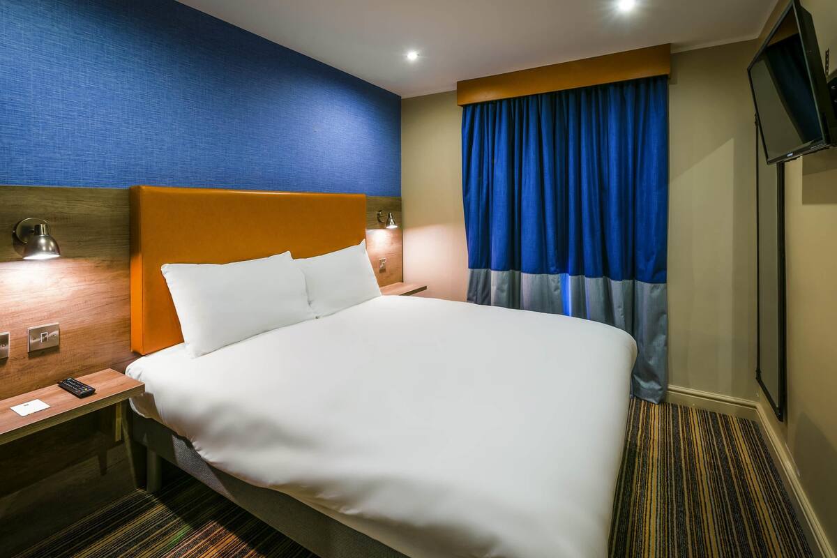 Room, 1 Double Bed | Desk, free WiFi, bed sheets