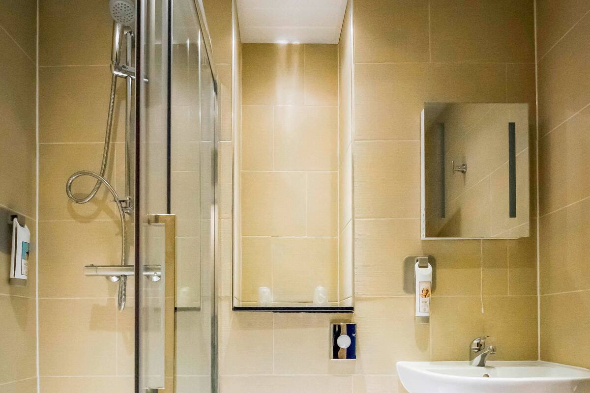 Habitación (The Duet) | Escritorio, wifi gratis, ropa de cama