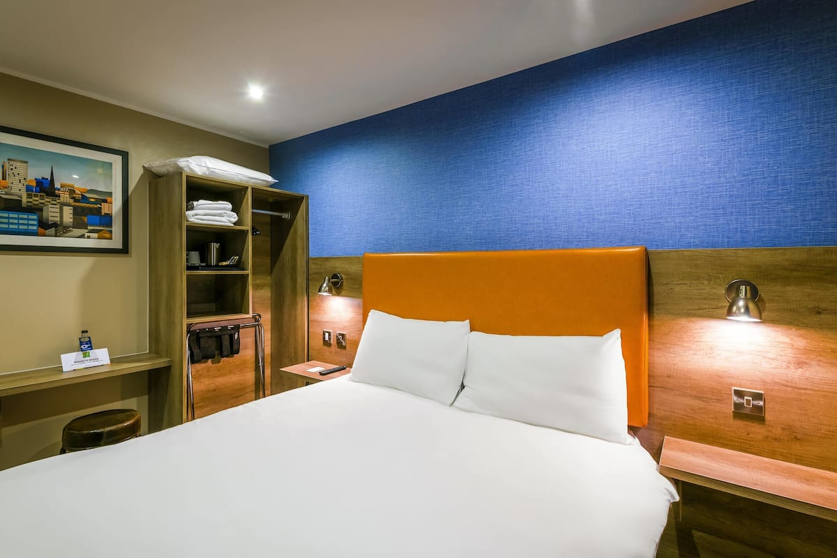 Habitación (The Duet) | Escritorio, wifi gratis y ropa de cama