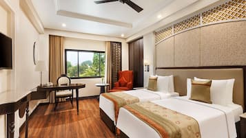 Safe på rommet, strykejern/-brett, wi-fi (inkludert) og sengetøy