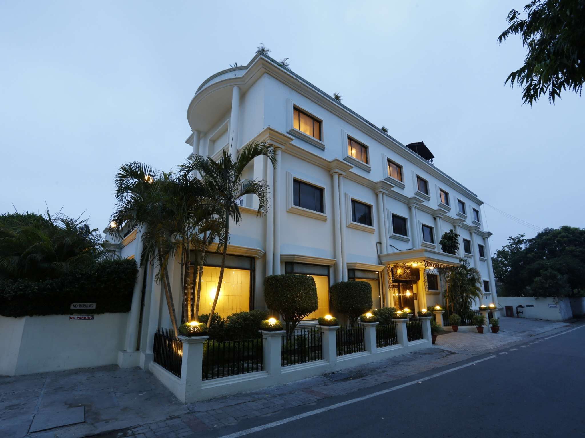 Photo - La Place Sarovar Portico, Lucknow