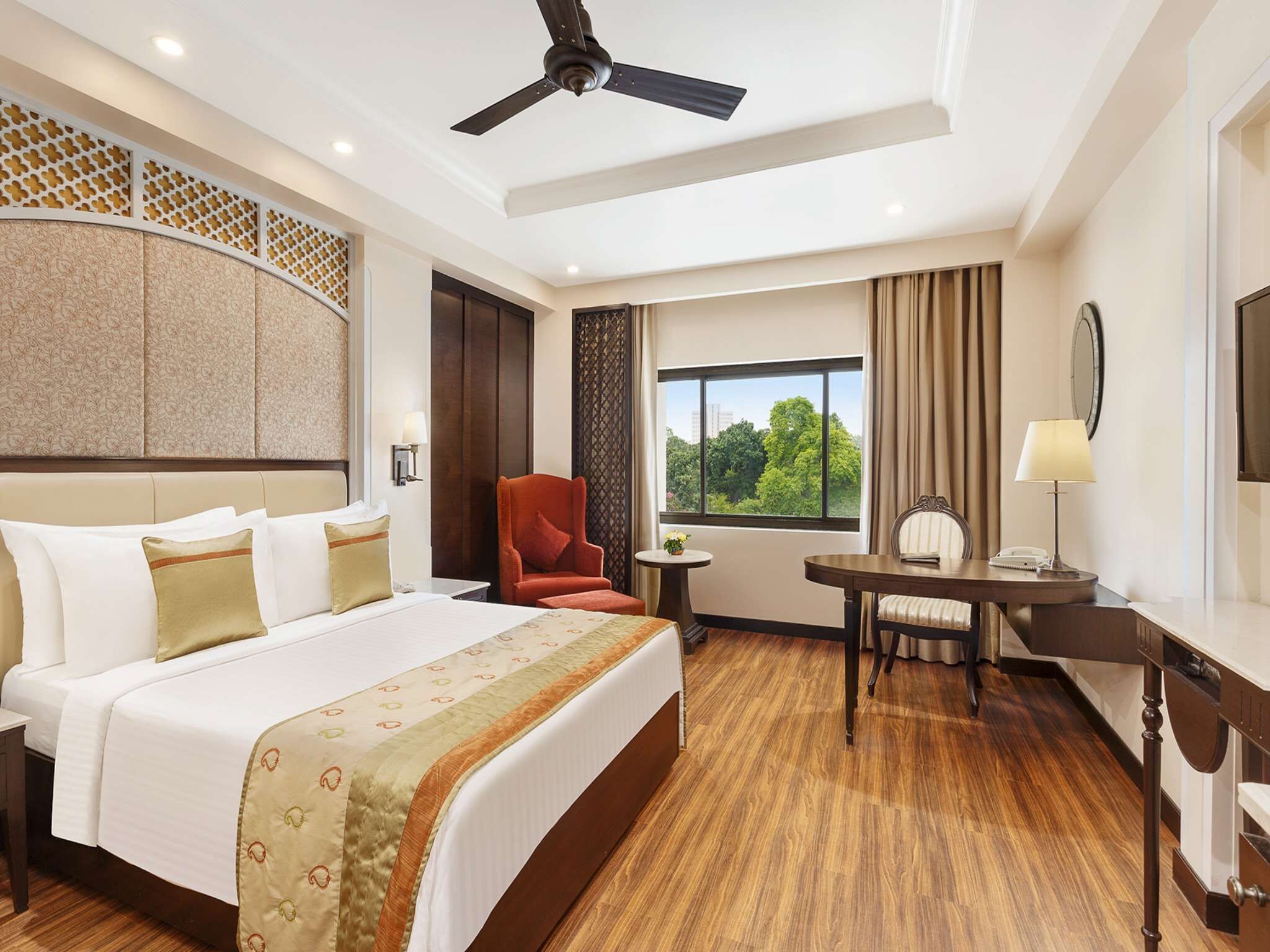 Photo - La Place Sarovar Portico, Lucknow