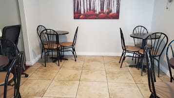 Free daily continental breakfast