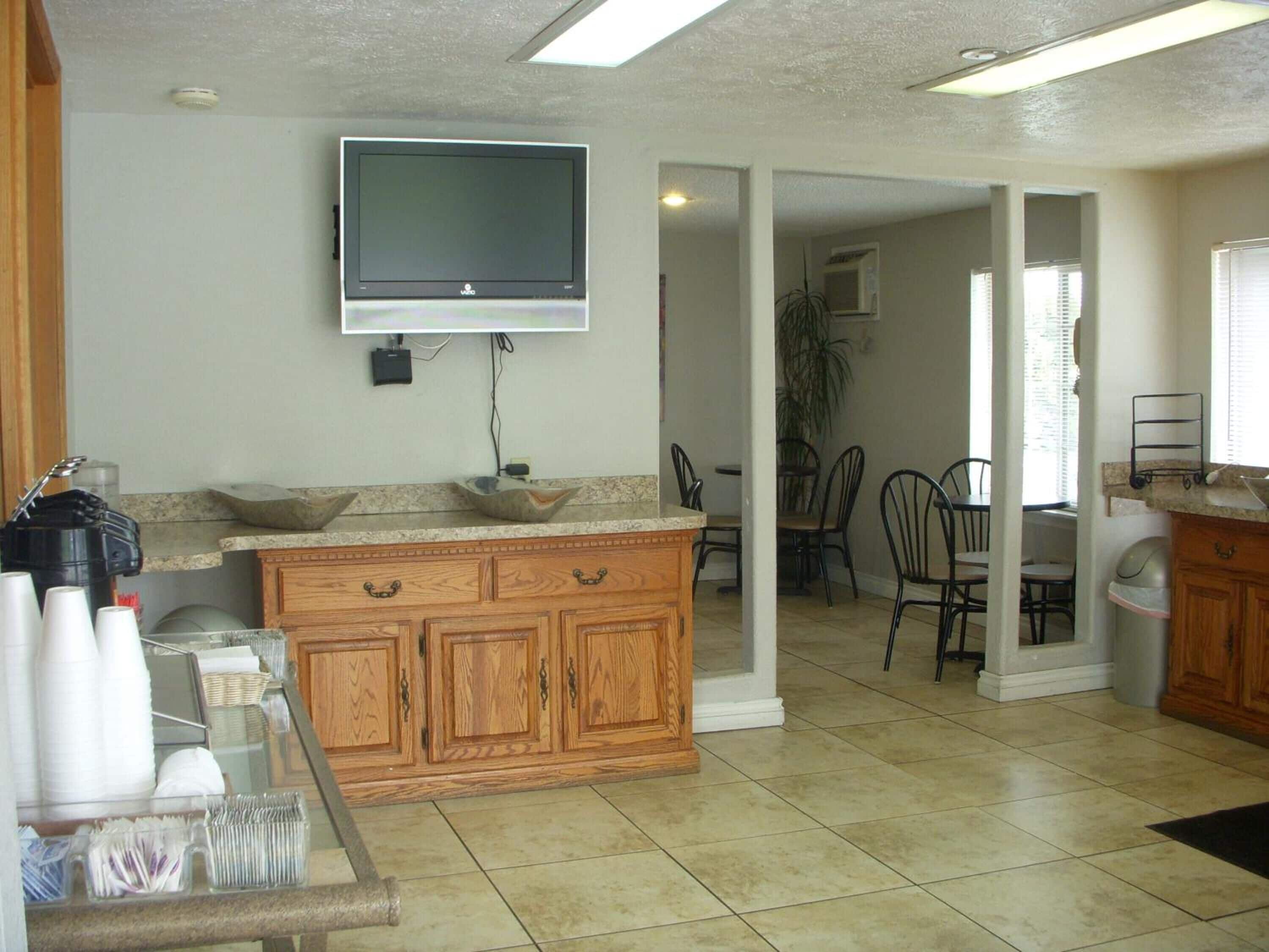 Photo - Apple Tree Inn