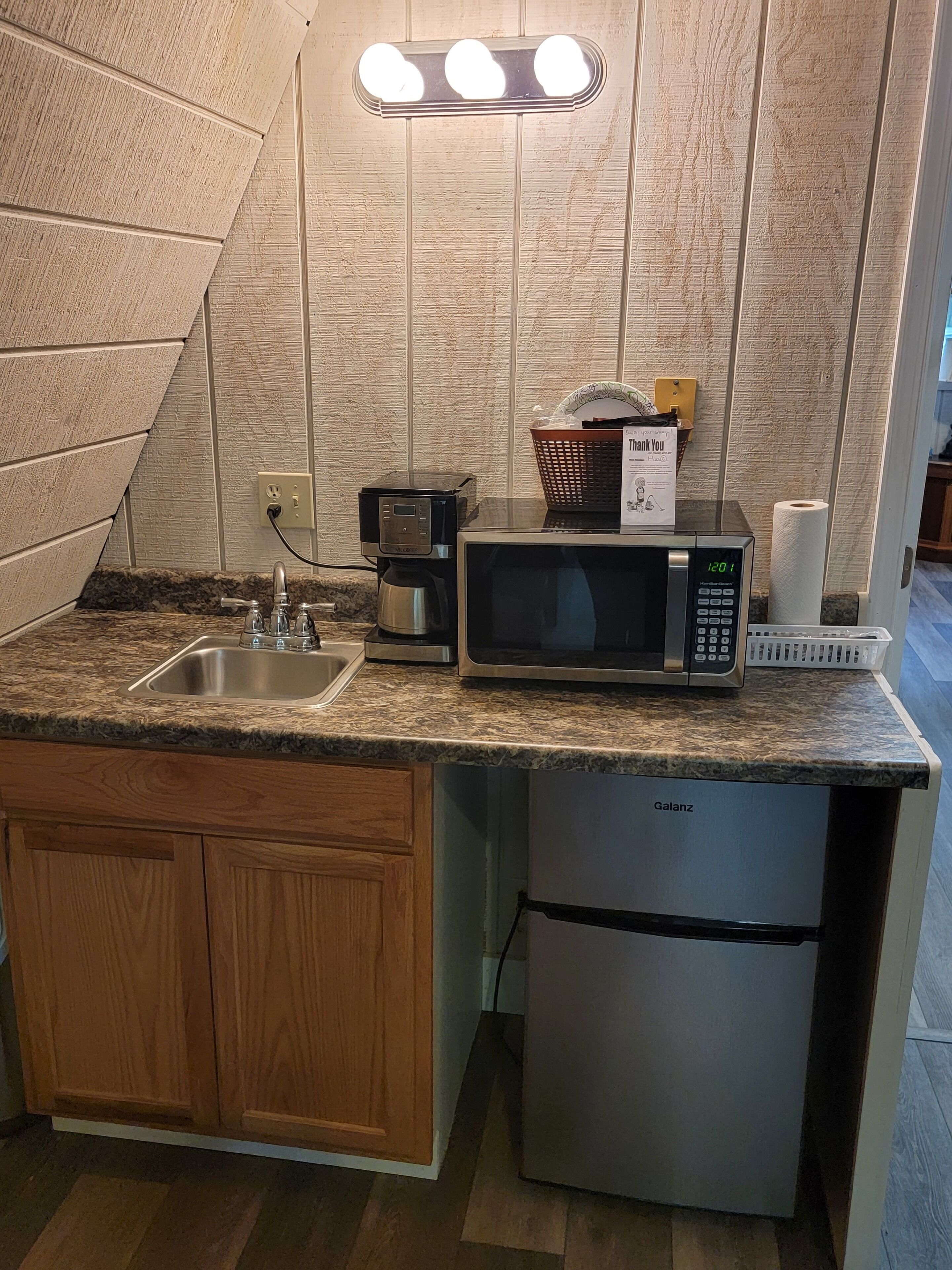 deluxe cabin | 4 bedrooms, iron/ironing board, bed sheets