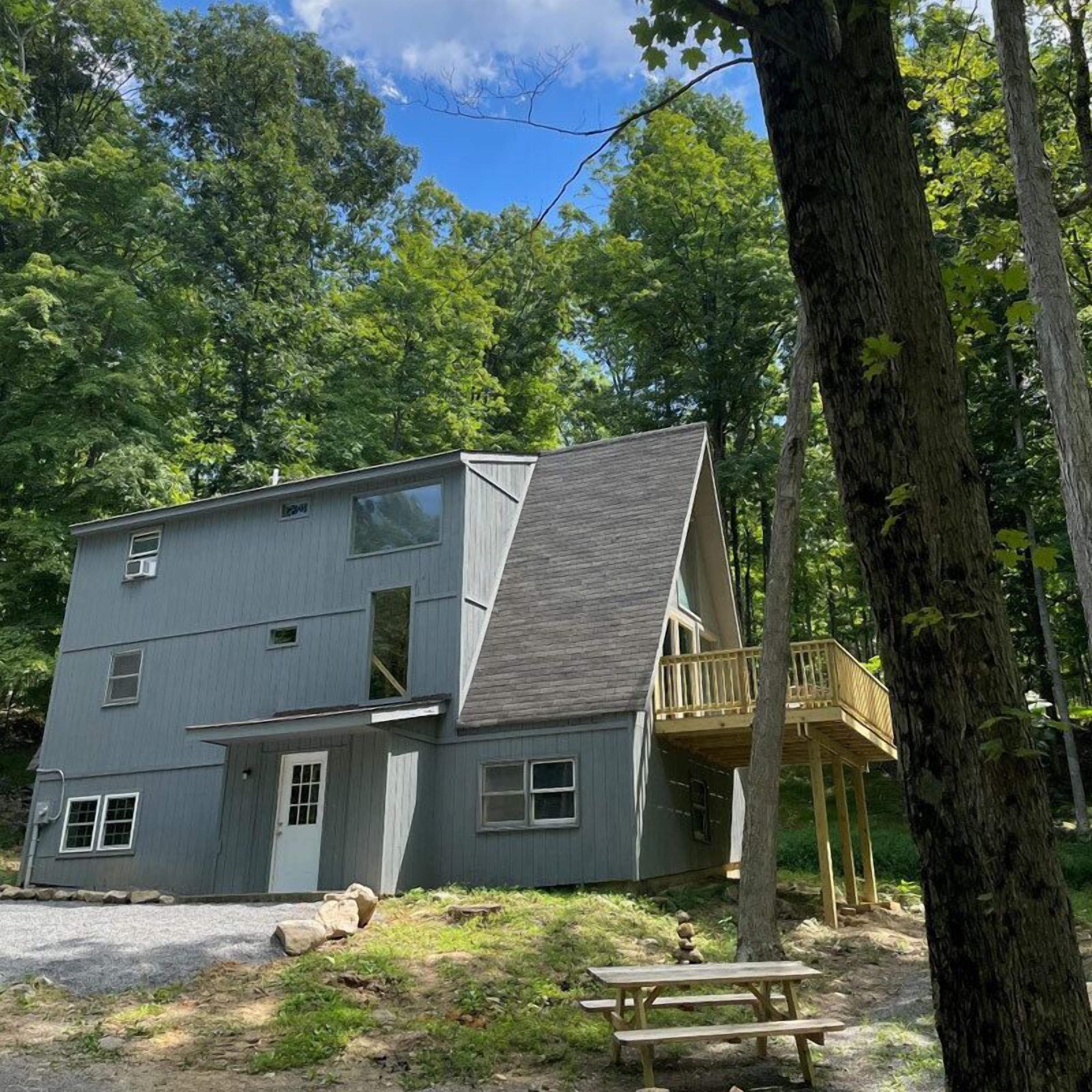 family cabin | 4 bedrooms, iron/ironing board, bed sheets